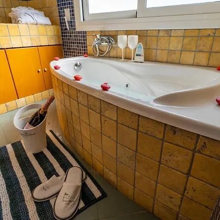 Lux Gallery, Ideal Familias O Grupos Con Piscina & Aircon Villa